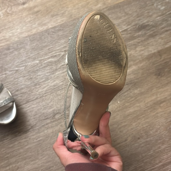 Guess Duriany Heels - Picture 2 of 5